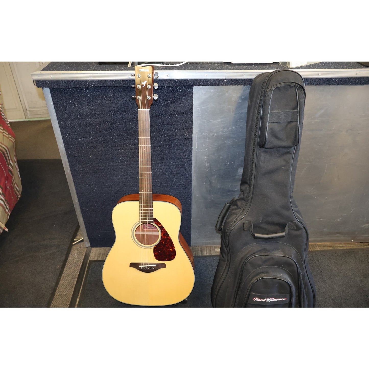 Yamaha FG700S Dreadnought Acoustic Guitar Natural 6 String