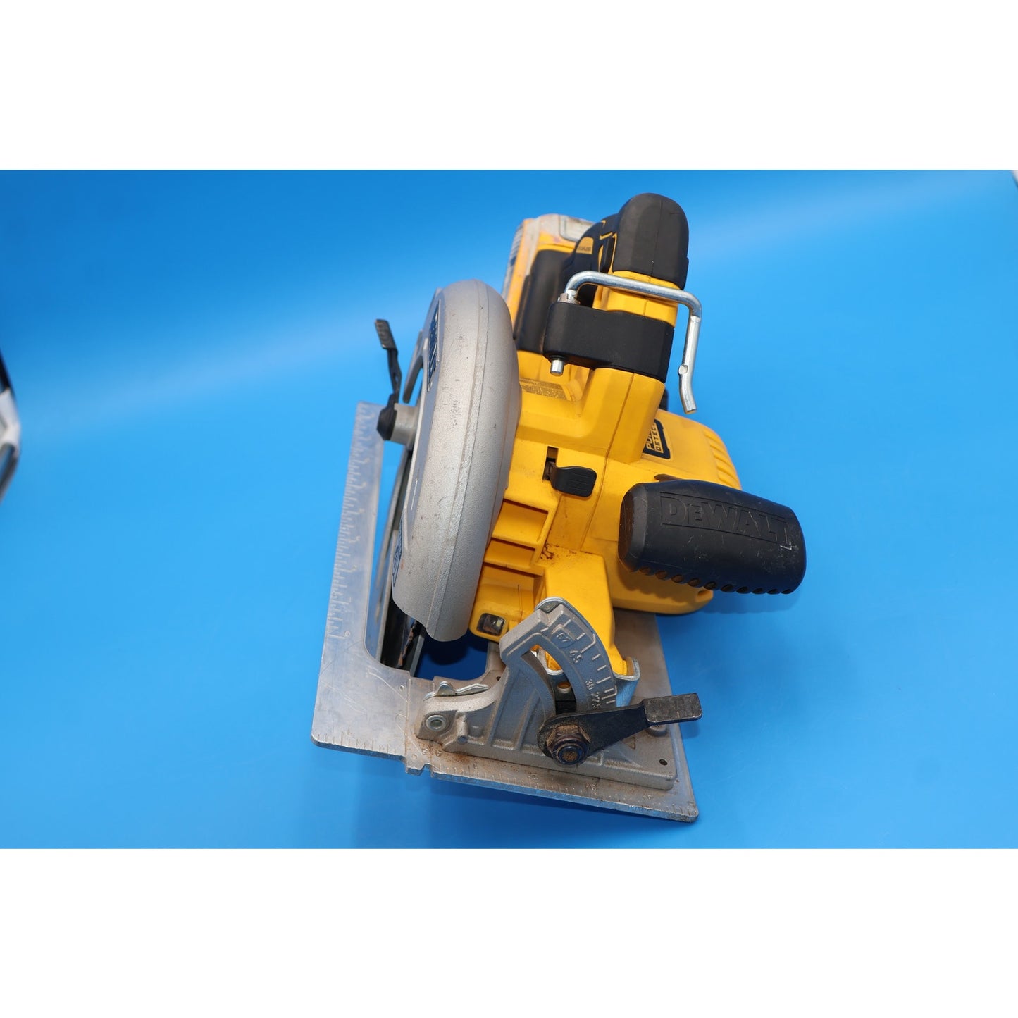 Dewalt DCS574 7-1/4" Cordless Circular Saw Kit, 20V Brushless