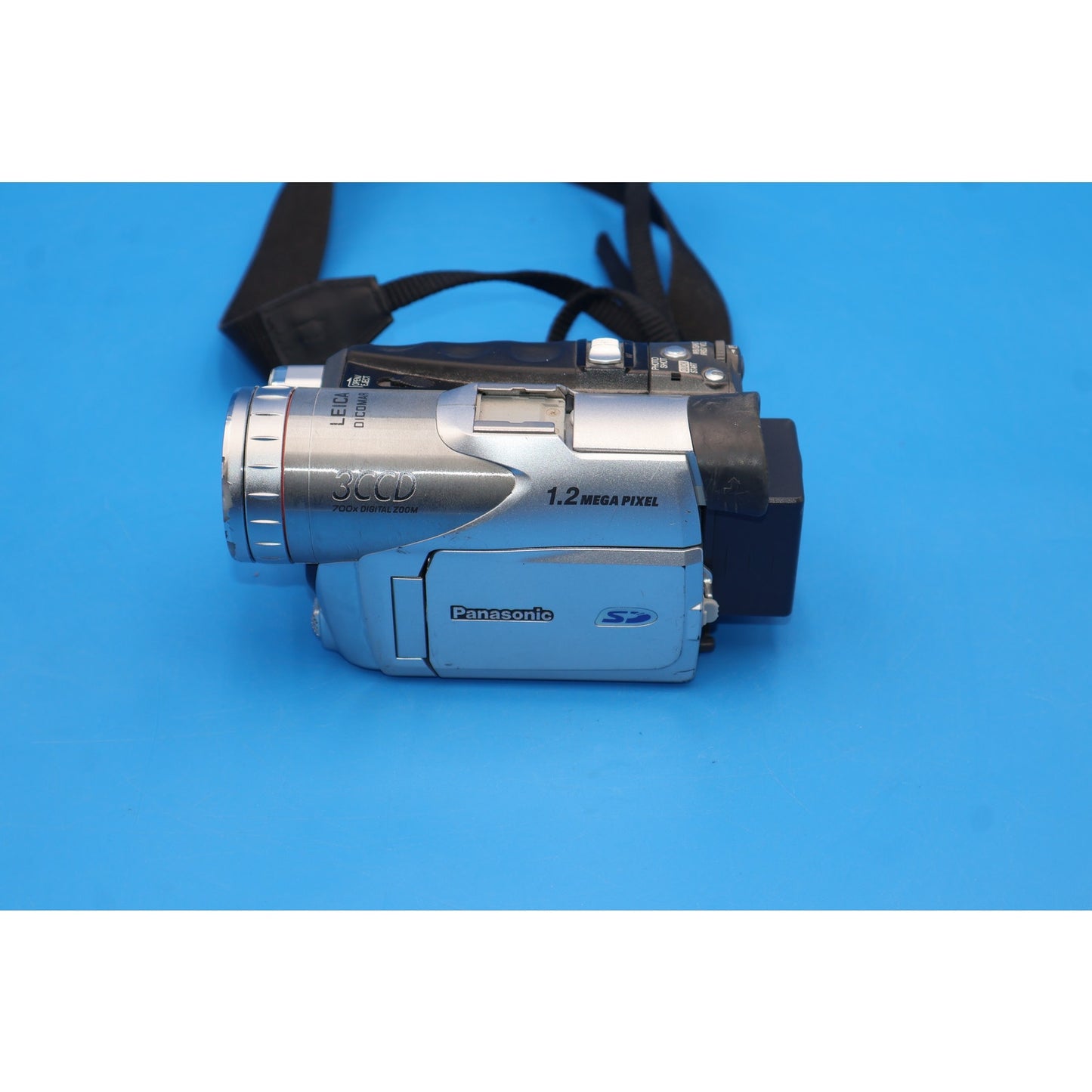 Panasonic PV-GS70D MiniDV Digital Camcorder 3CCD Leica Dicomar