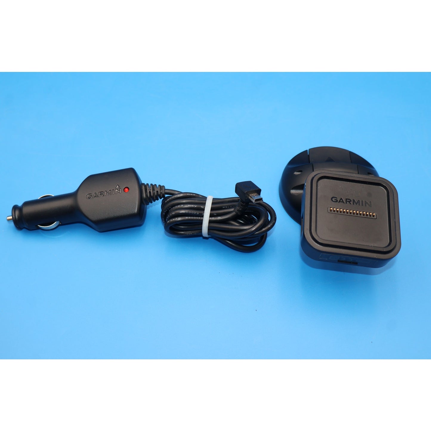 Garmin dēzlCam 785LMT-S 7” Trucking GPS Navigator with Built-In Dash Cam