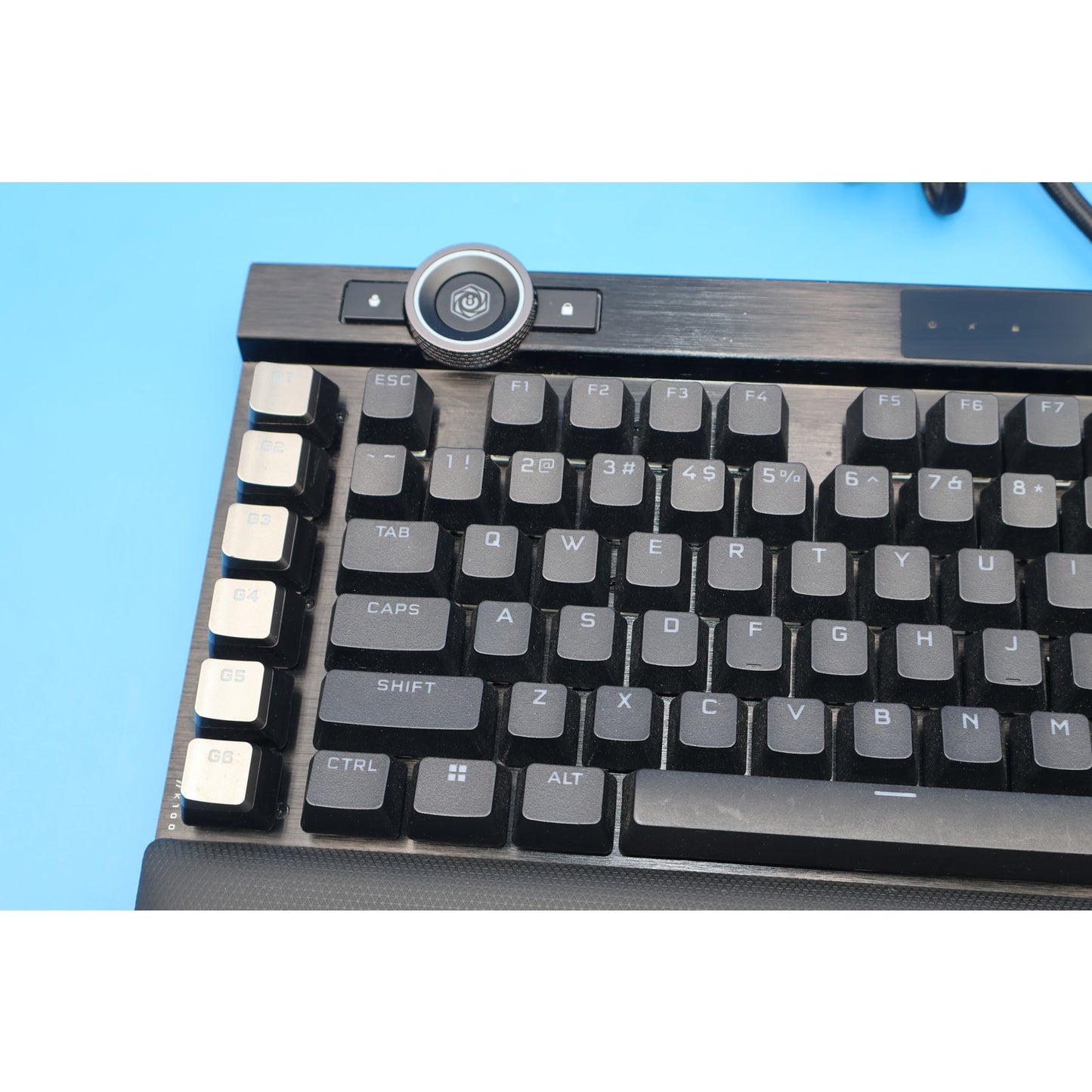 Corsair K100 RGB Optical-Mechanical Gaming Keyboard RGP0136 + Wrist Rest & Pad