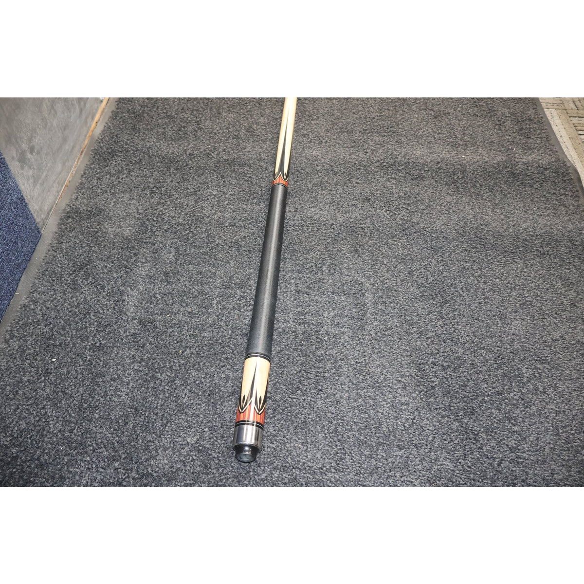McDermott Star S9 2-Piece Pool Cue 19oz Birdseye Maple w/ DFS Hard Case