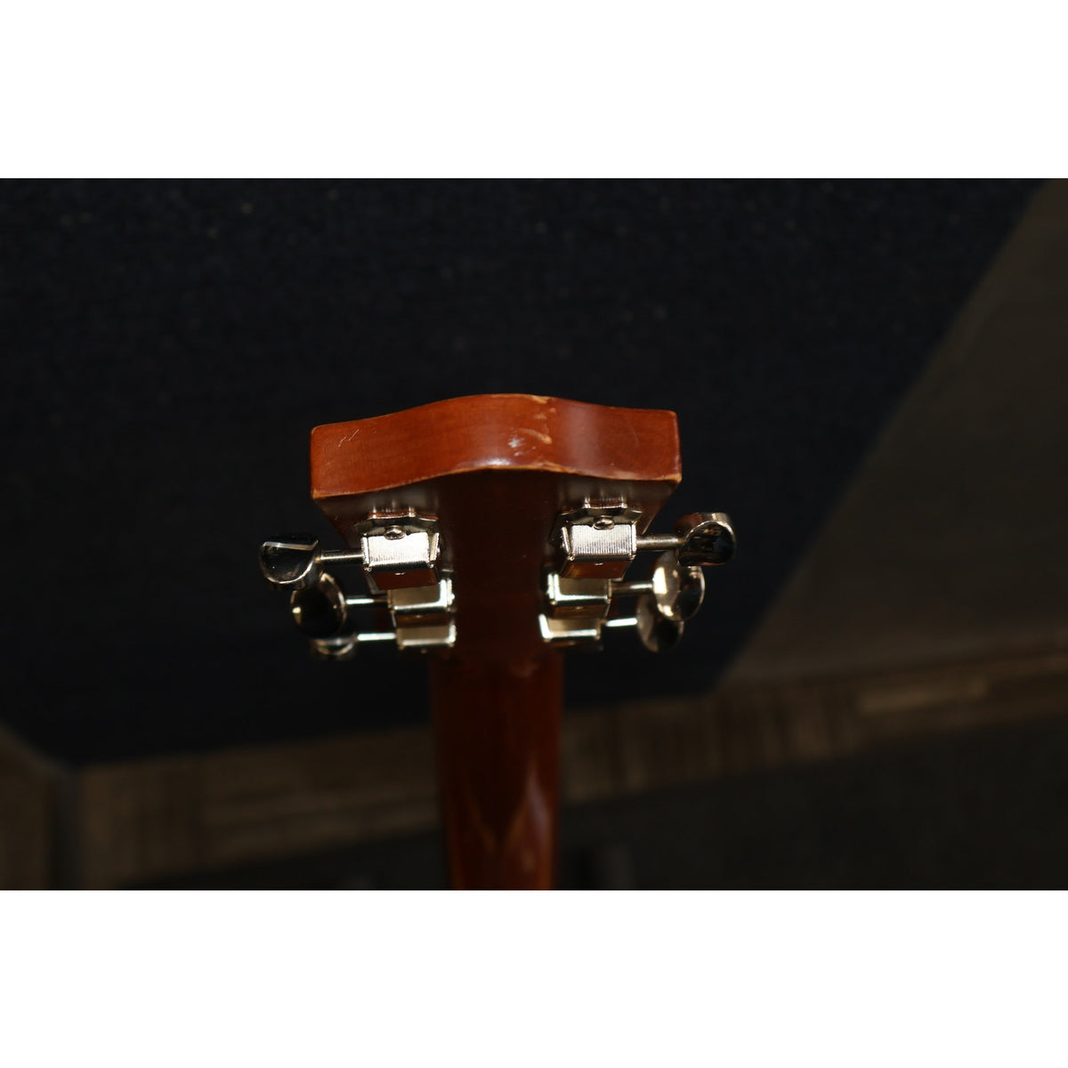 Godin 5th Avenue Archtop Acoustic Guitar Cognac Burst Made in Canada w/ Case