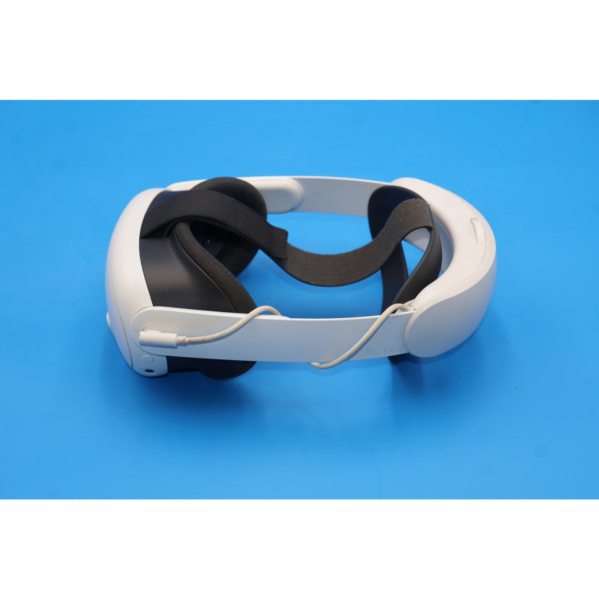 Meta Quest 3 512GB VR Headset S3A w/ Controllers - READ - Scratched Lenses