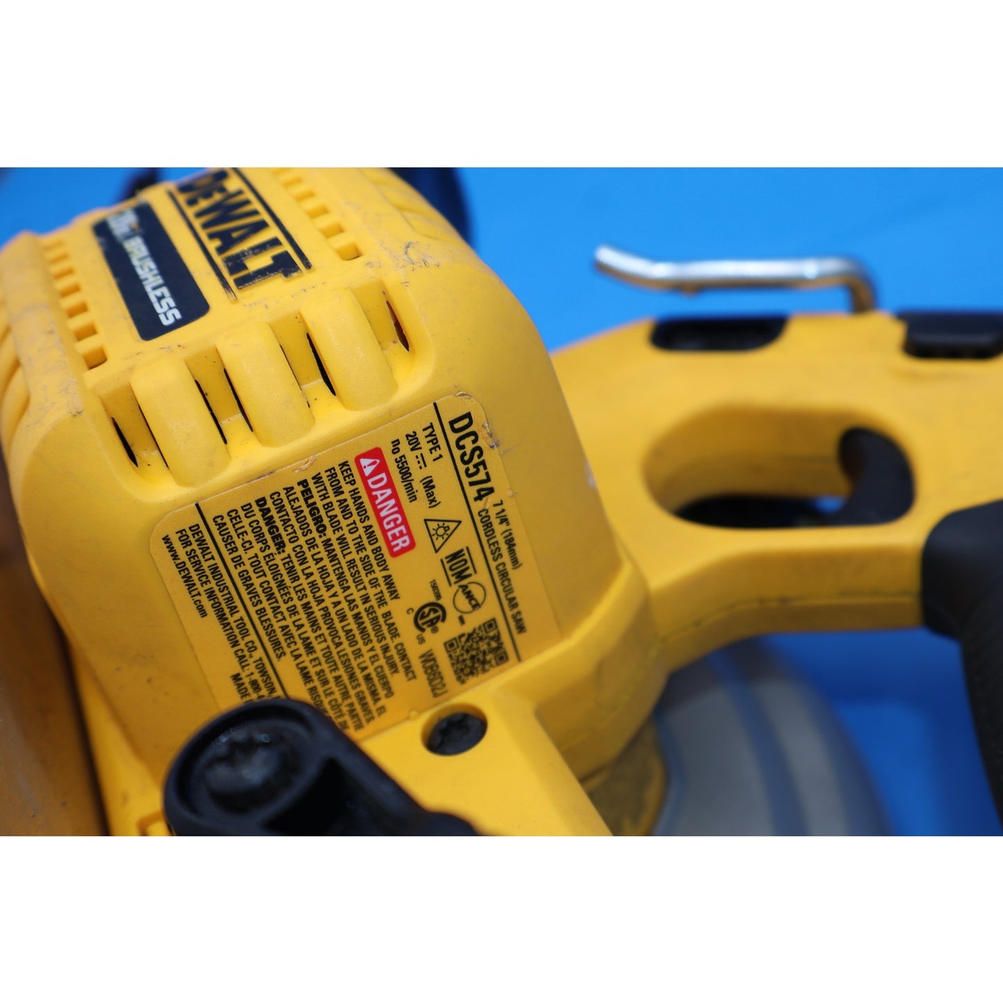 Dewalt DCS574 7-1/4" Cordless Circular Saw Kit, 20V Brushless