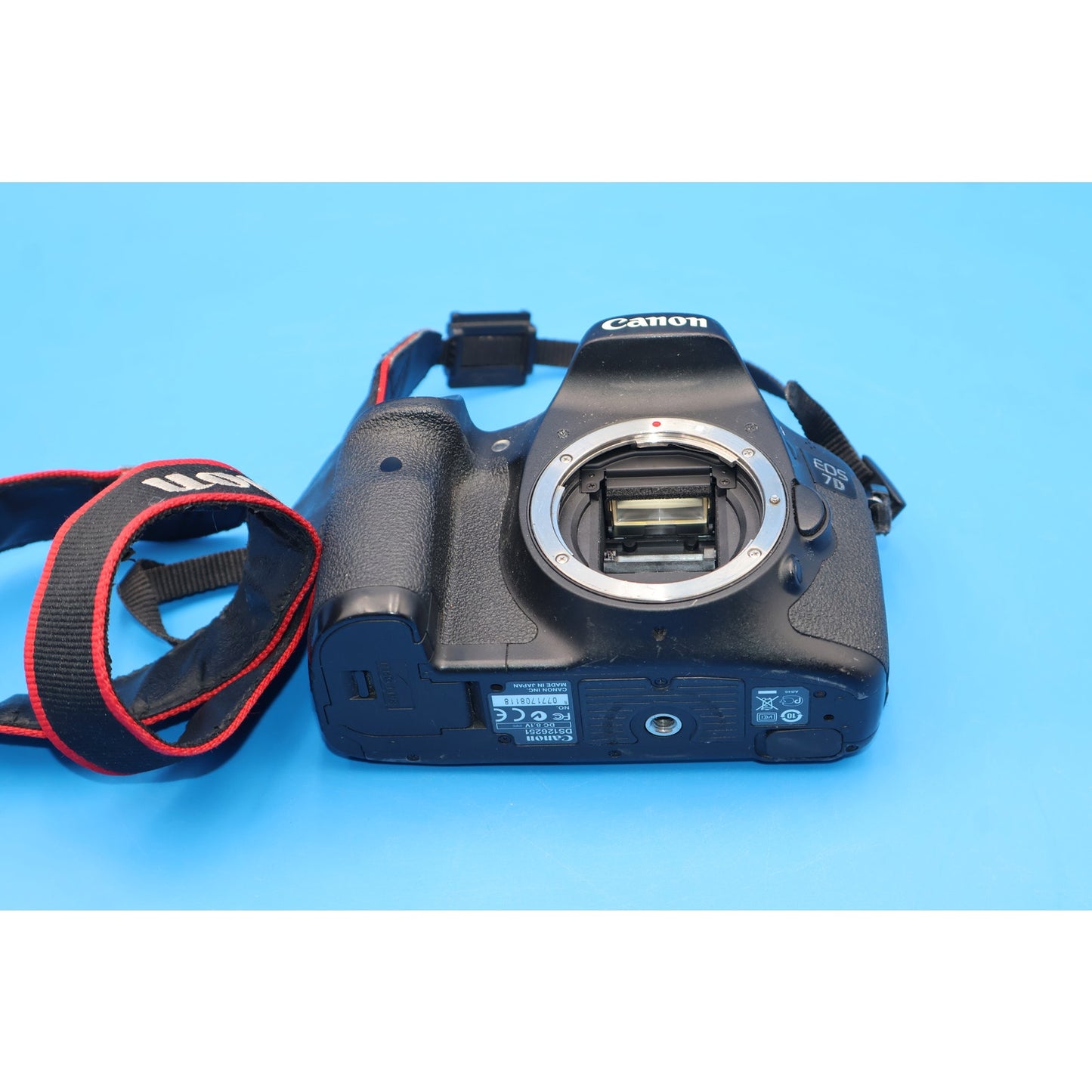 Canon EOS 7D DSLR Camera 18.0mp w/ 18-55mm and Accessories