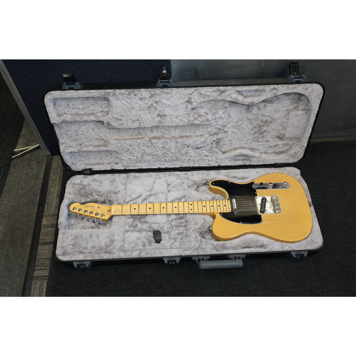 2022 Fender American Professional II Telecaster Butterscotch Blonde  w/ Case