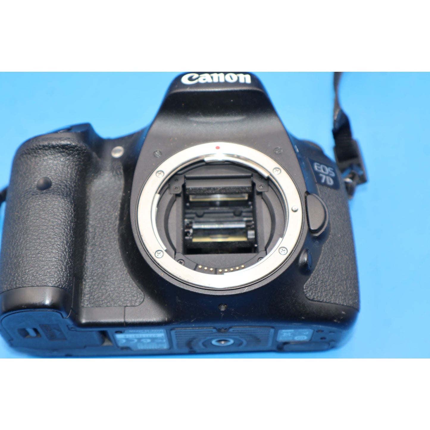 Canon EOS 7D DSLR Camera 18.0mp w/ 18-55mm and Accessories