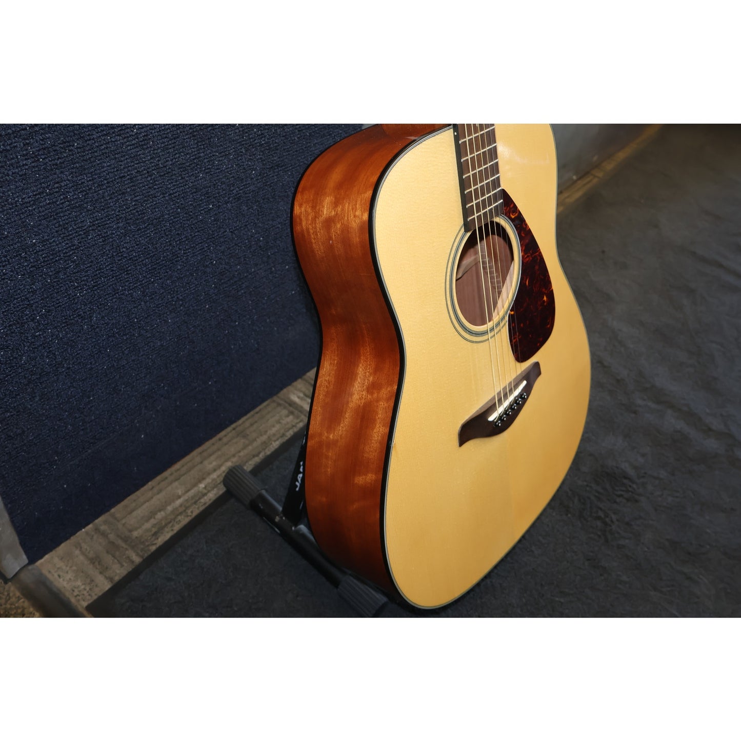 Yamaha FG700S Dreadnought Acoustic Guitar Natural 6 String