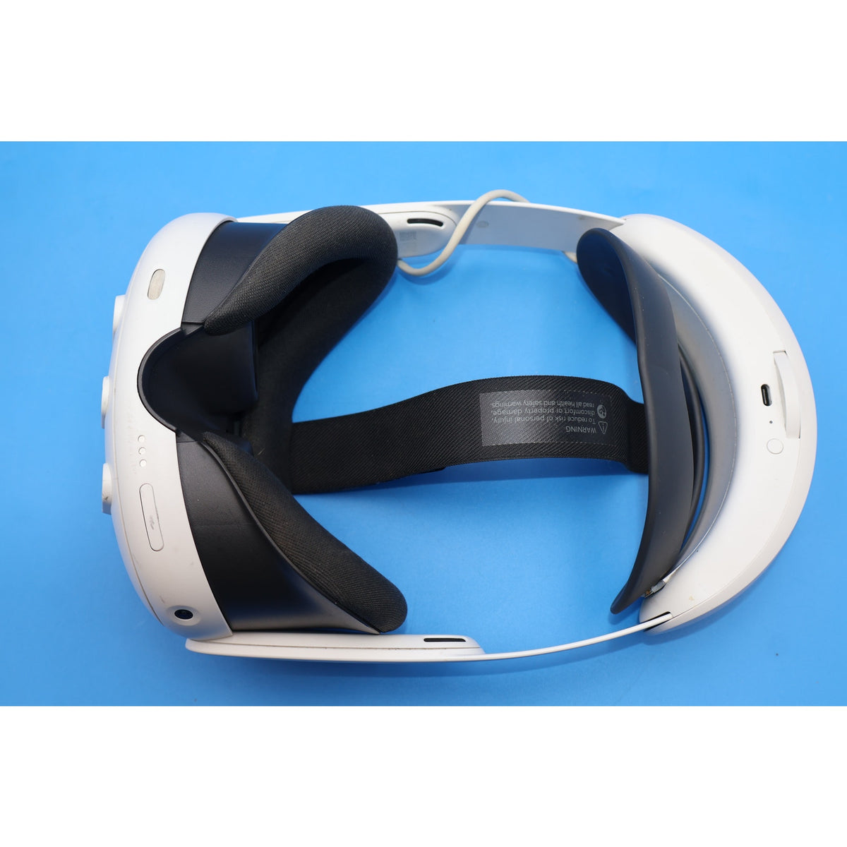 Meta Quest 3 512GB VR Headset S3A w/ Controllers - READ - Scratched Lenses