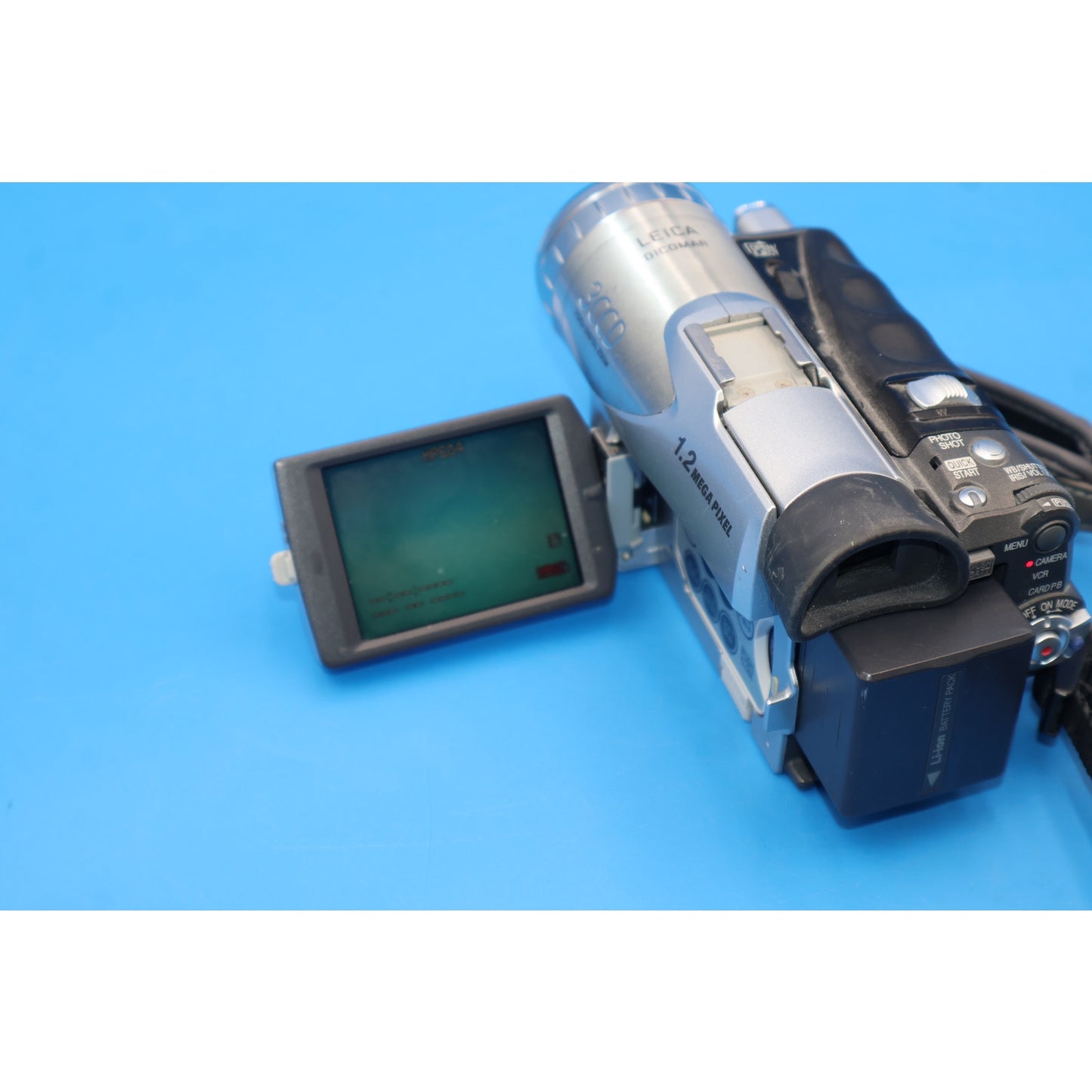 Panasonic PV-GS70D MiniDV Digital Camcorder 3CCD Leica Dicomar
