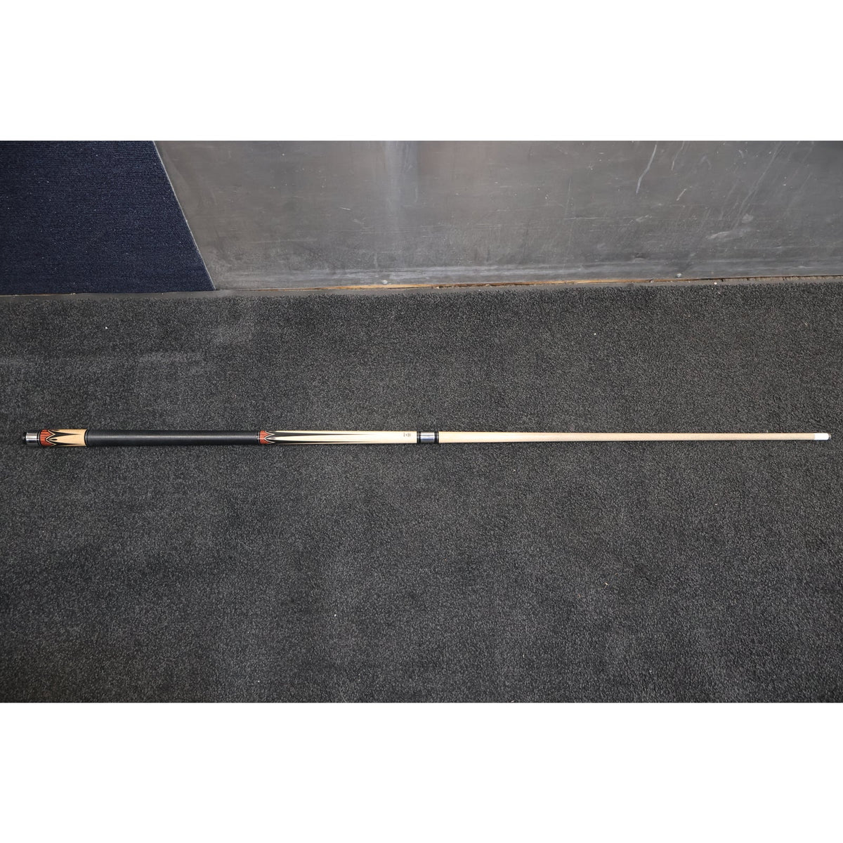 McDermott Star S9 2-Piece Pool Cue 19oz Birdseye Maple w/ DFS Hard Case