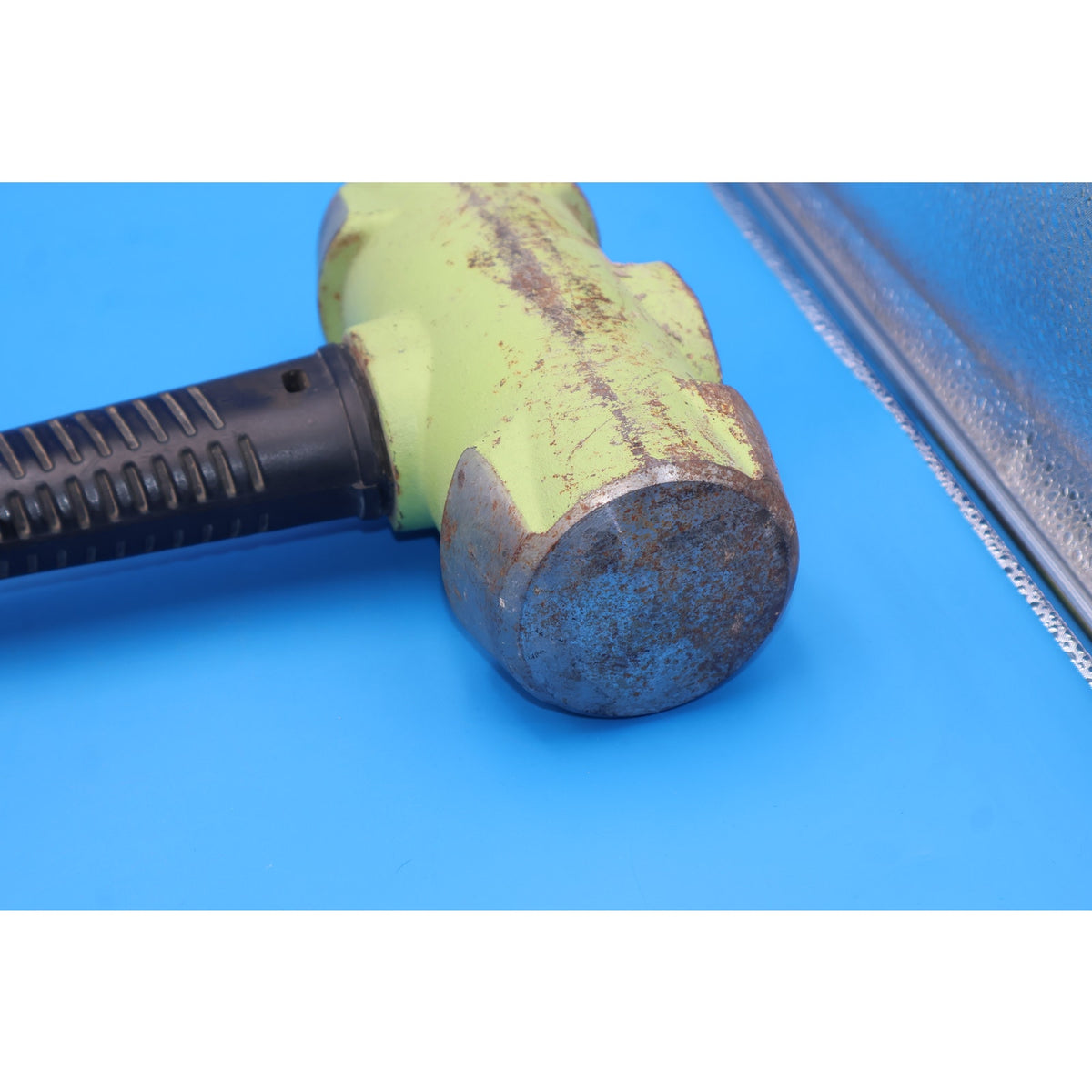 Wilton BASH 22024 20 lb Sledge Hammer 24" Unbreakable Steel Core Handle - Used
