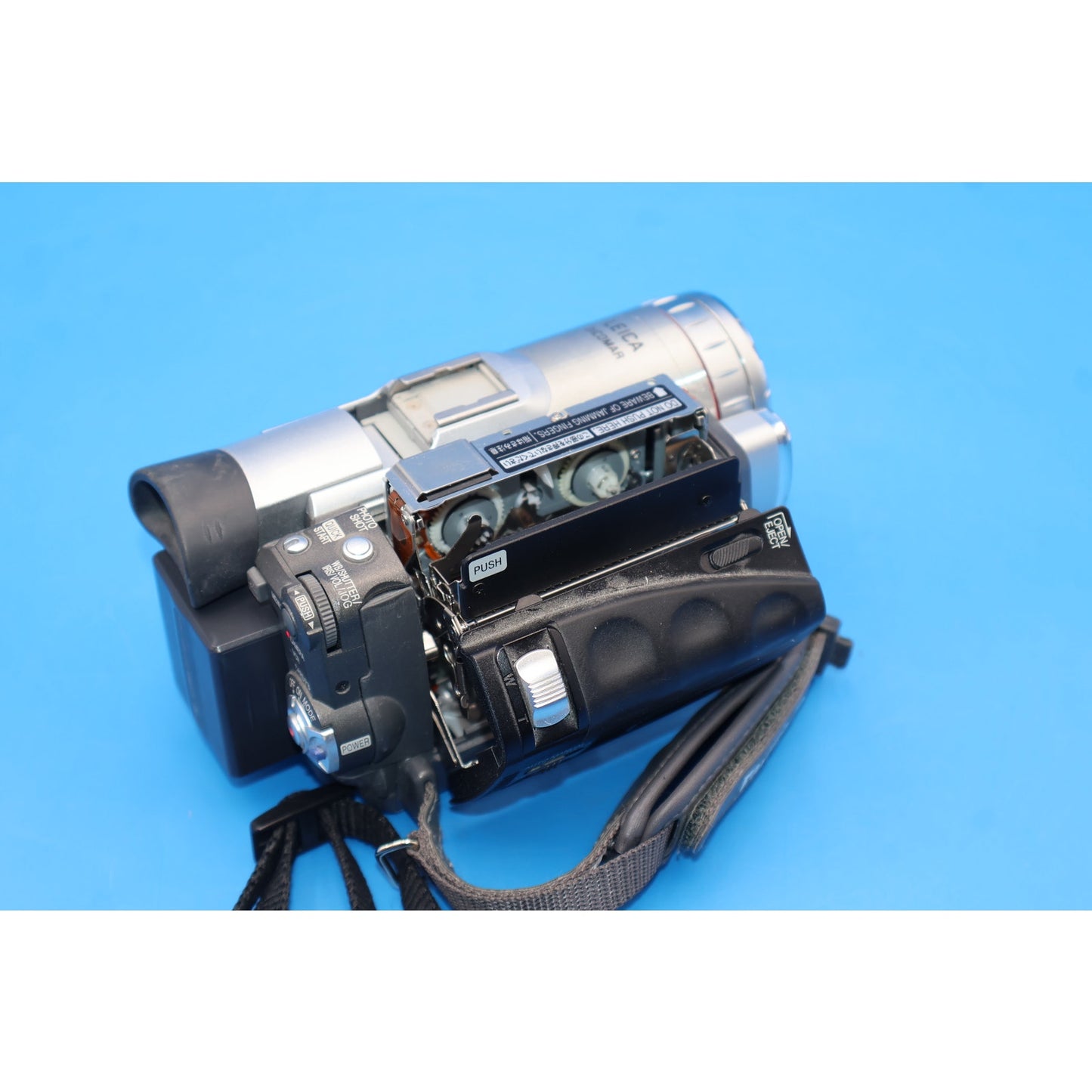 Panasonic PV-GS70D MiniDV Digital Camcorder 3CCD Leica Dicomar