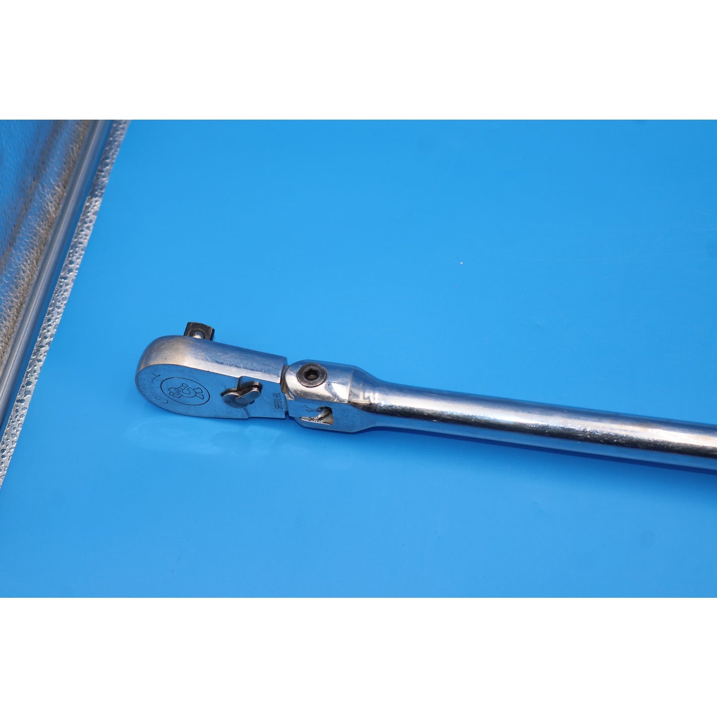 Cornwell SRF80LHBL 27” 1/2” Drive Flex Head 80-Tooth Ratchet Blue Grip USA