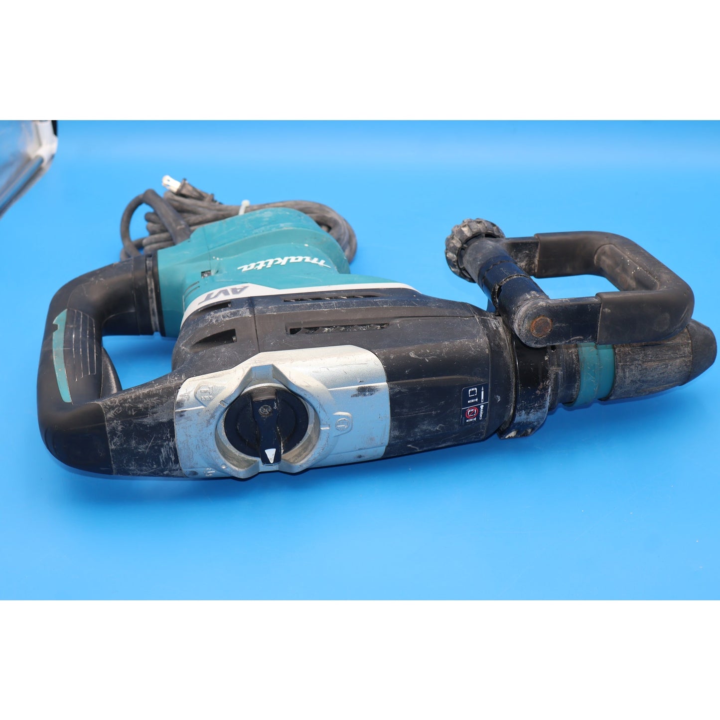 Makita HR4013C 1-9/16" AVT Rotary Hammer Drill, SDS MAX