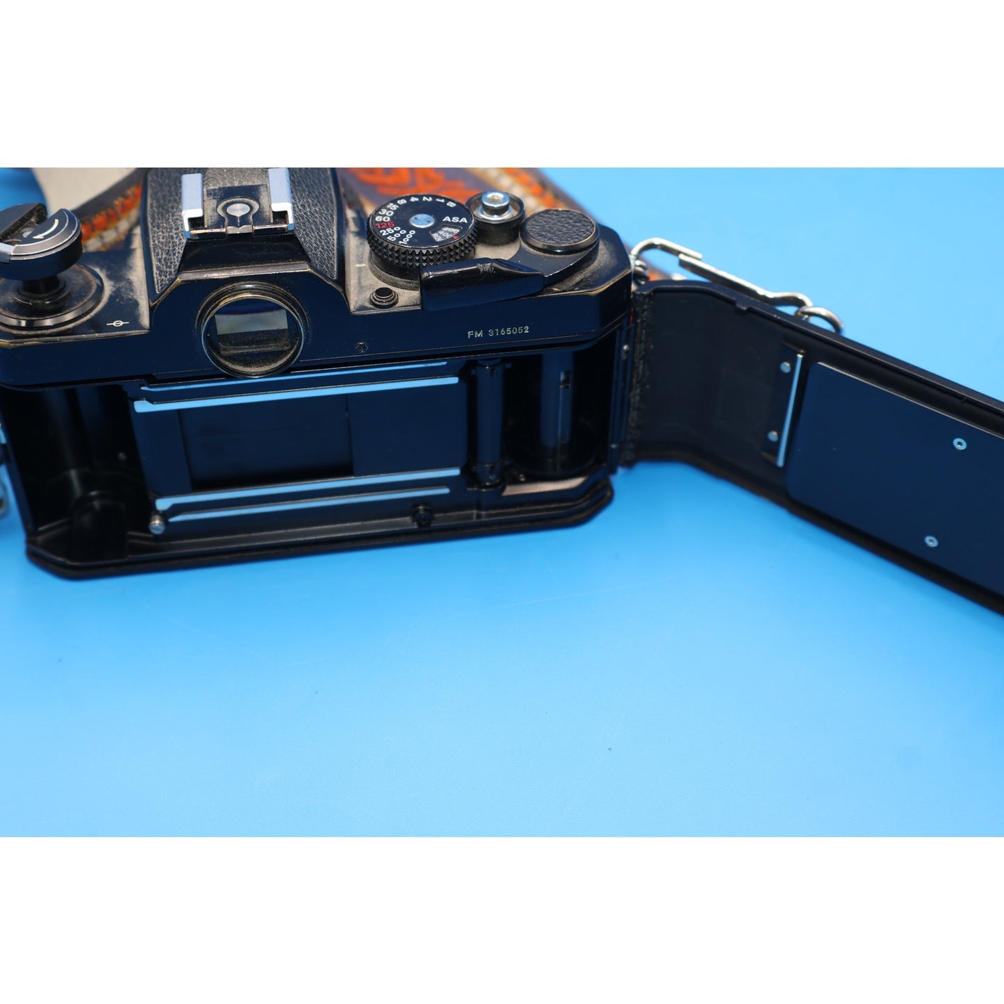 Nikon FE 35mm Film Camera Kit w/ Nikkor 50mm f/1.8 Lens & Flashes
