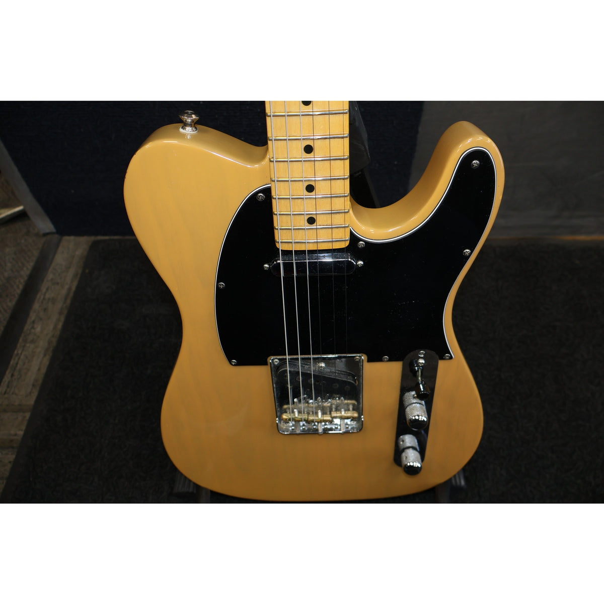 2022 Fender American Professional II Telecaster Butterscotch Blonde  w/ Case