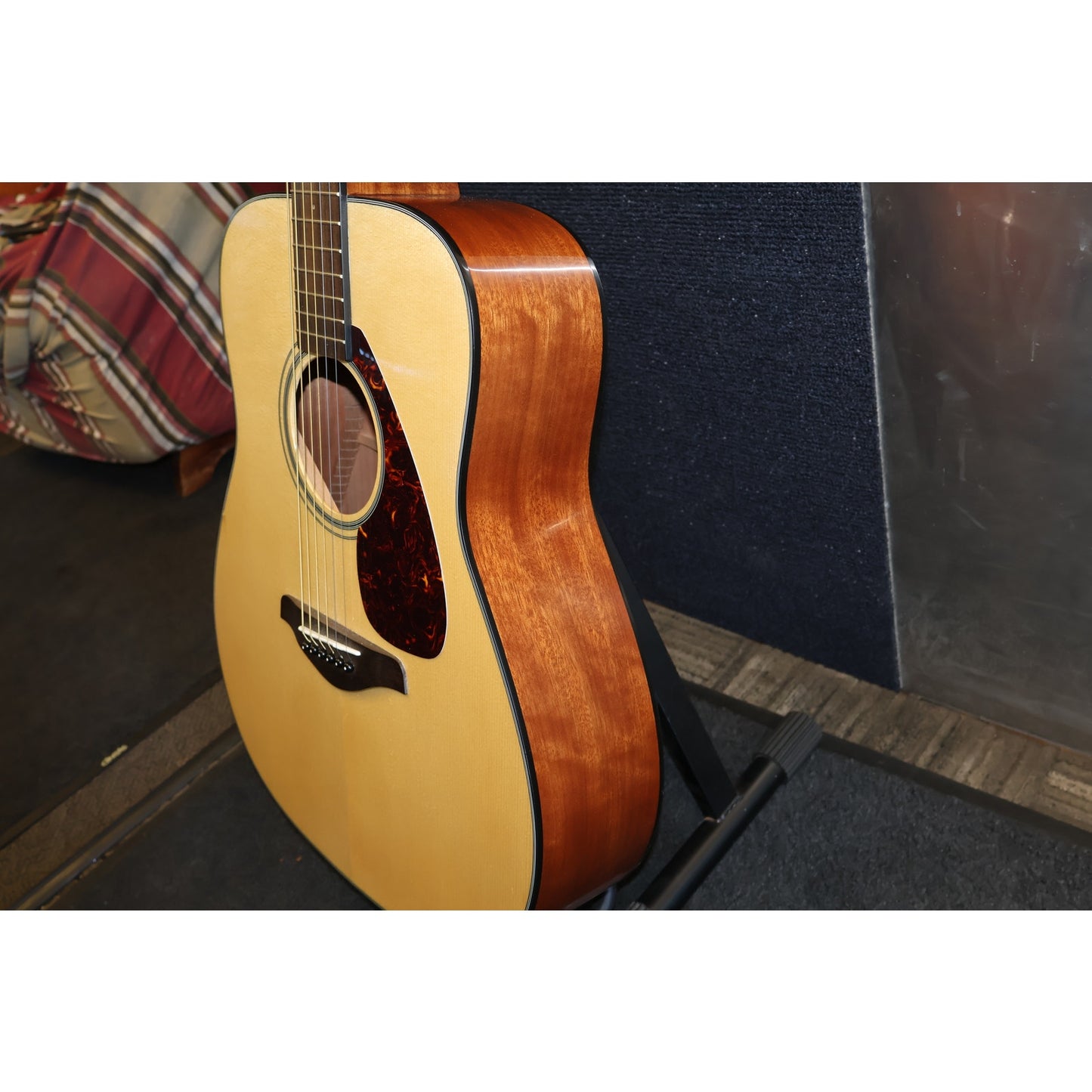 Yamaha FG700S Dreadnought Acoustic Guitar Natural 6 String