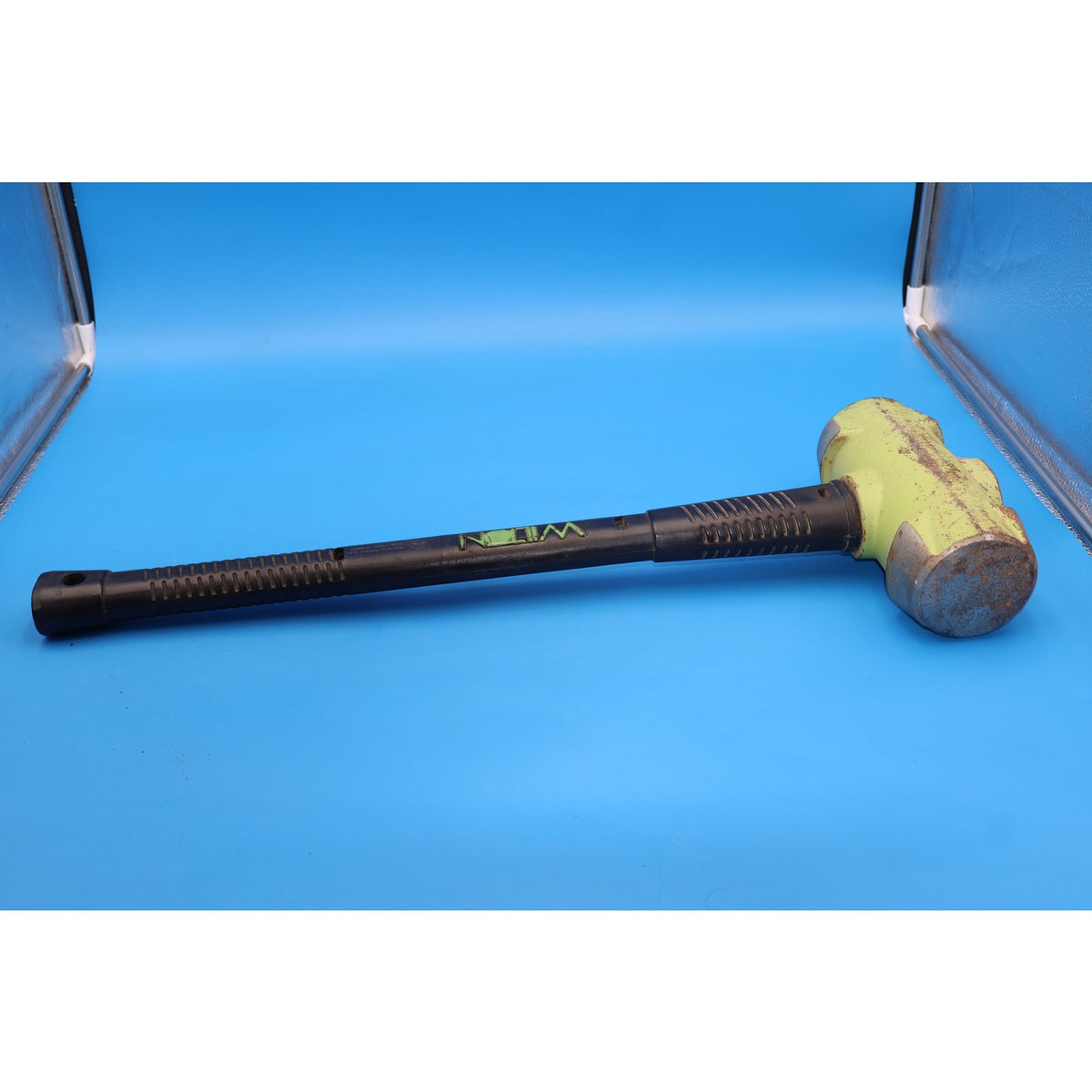 Wilton BASH 22024 20 lb Sledge Hammer 24" Unbreakable Steel Core Handle - Used