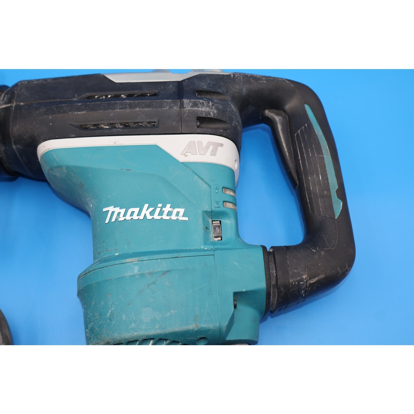 Makita HR4013C 1-9/16" AVT Rotary Hammer Drill, SDS MAX