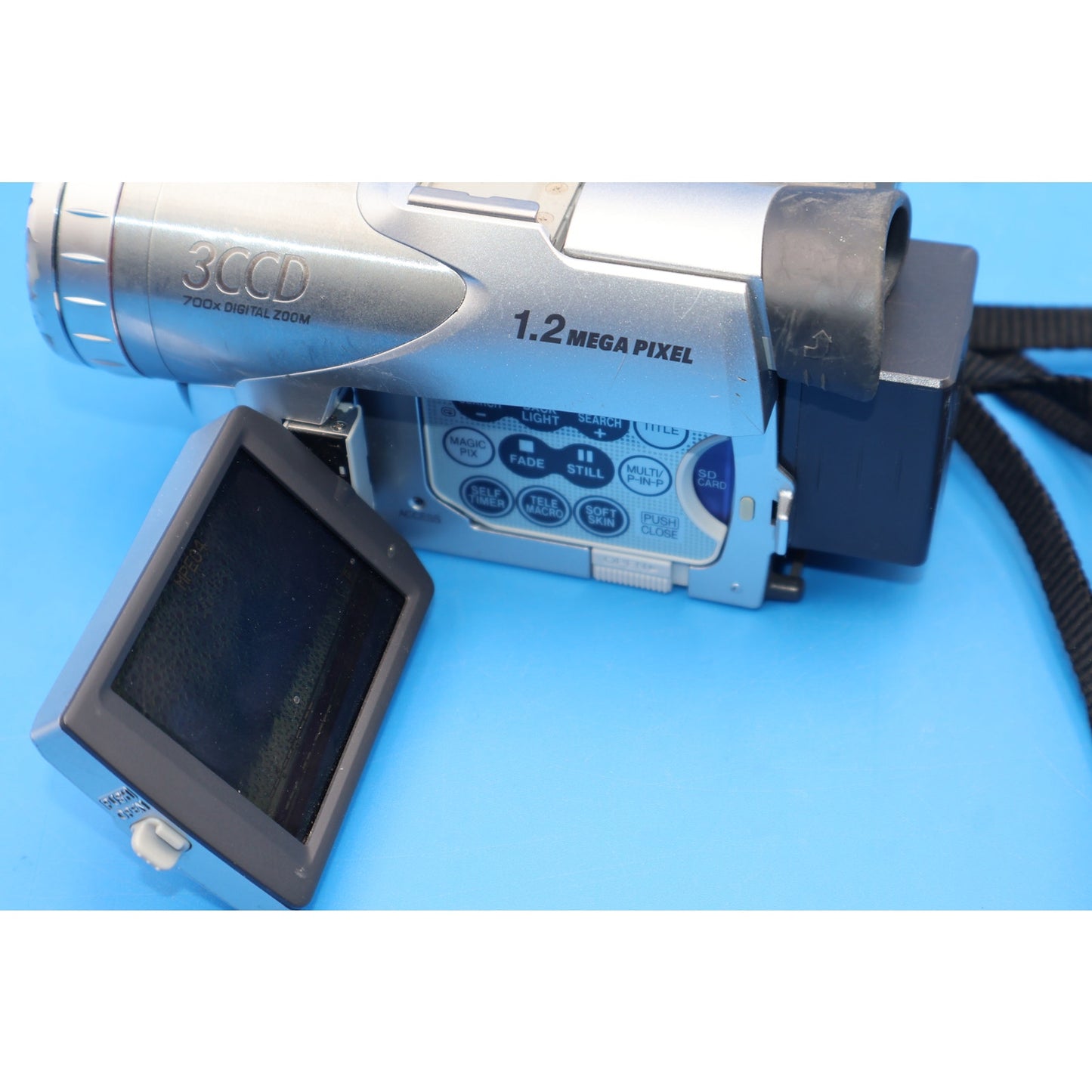 Panasonic PV-GS70D MiniDV Digital Camcorder 3CCD Leica Dicomar