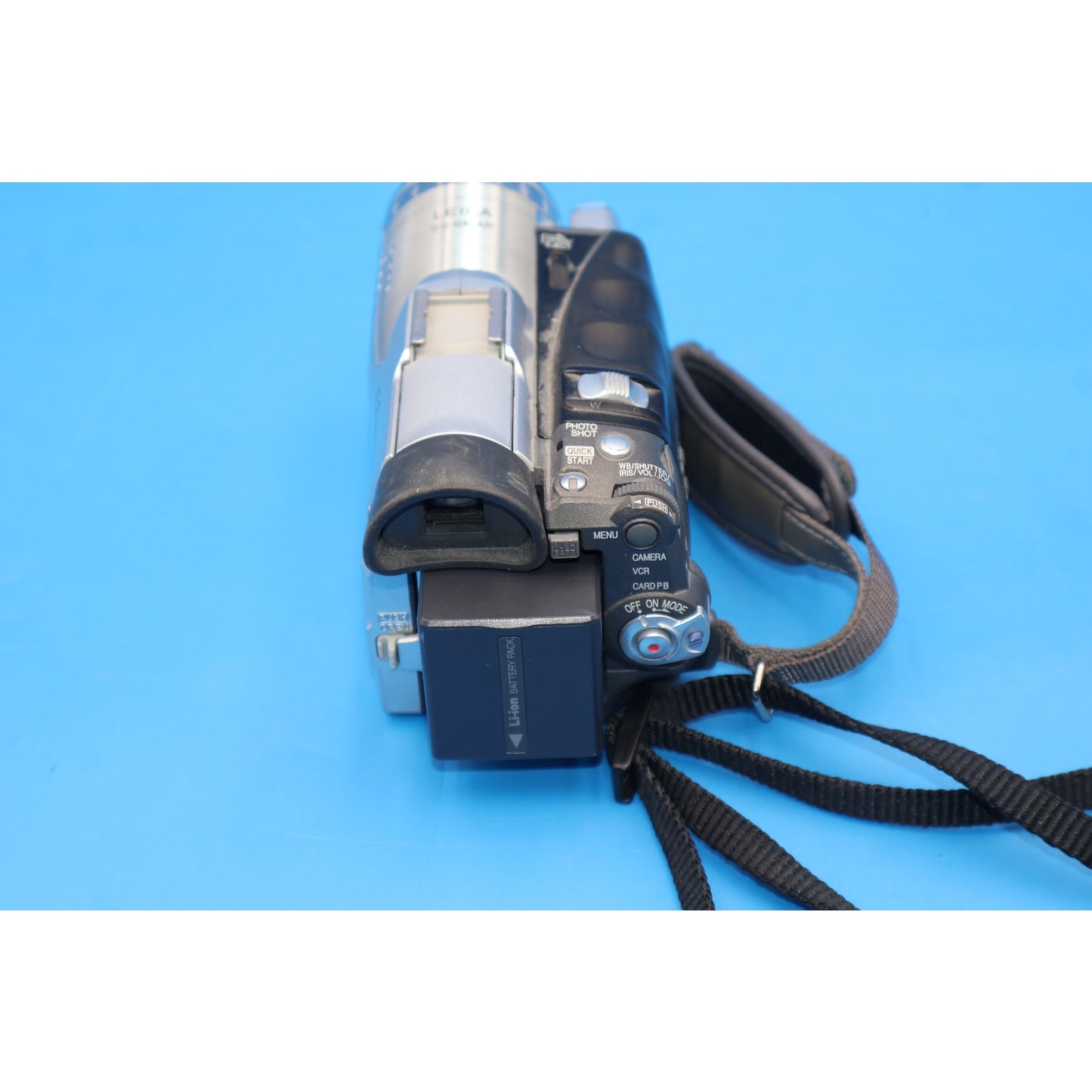 Panasonic PV-GS70D MiniDV Digital Camcorder 3CCD Leica Dicomar