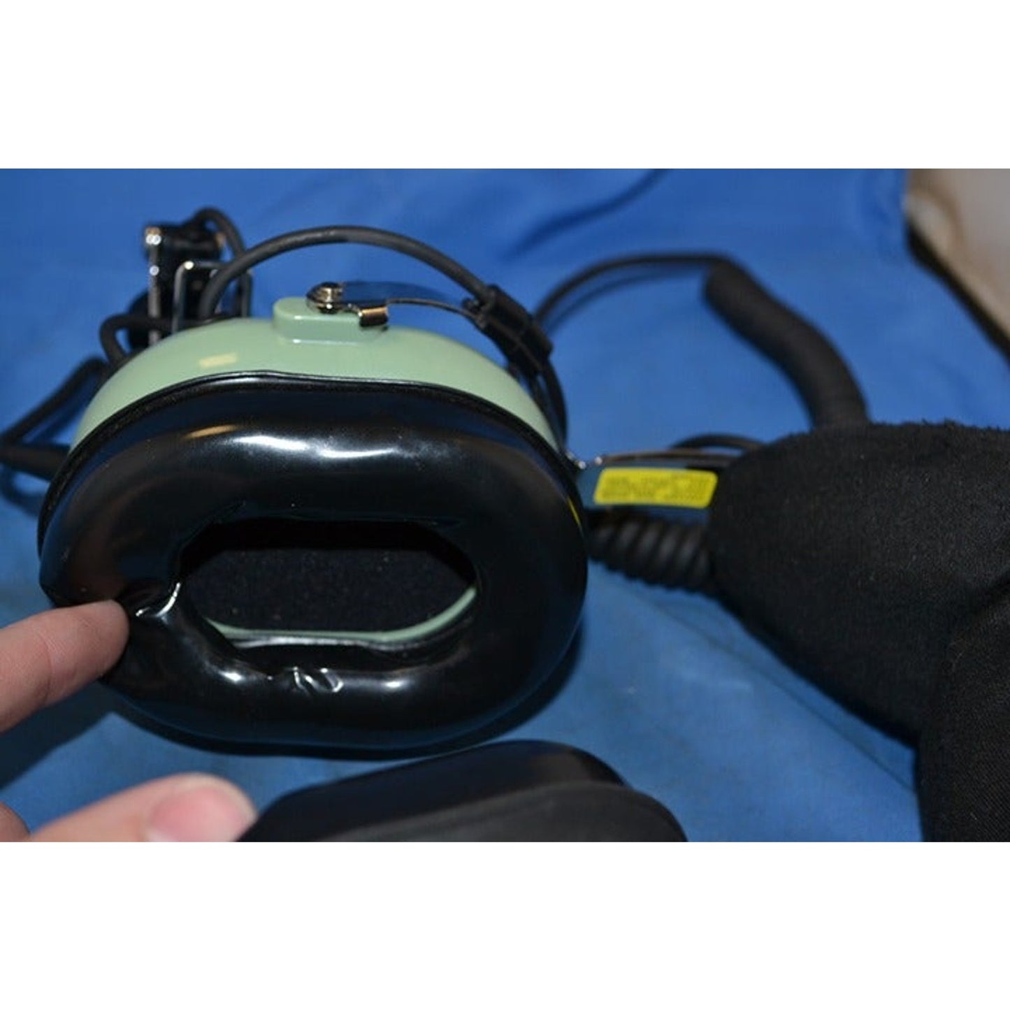 David Clark H10-76 Aviation Pilot Headset w/ H-64 Wing Cord Assy